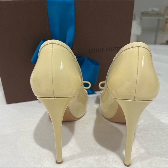 LOUIS VUITTON Ivory Damier Azul Valentine Check Bow Patent & Canvas Pumps 37 - Picture 6 of 10